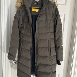 Like winter parka in army green. Size small
